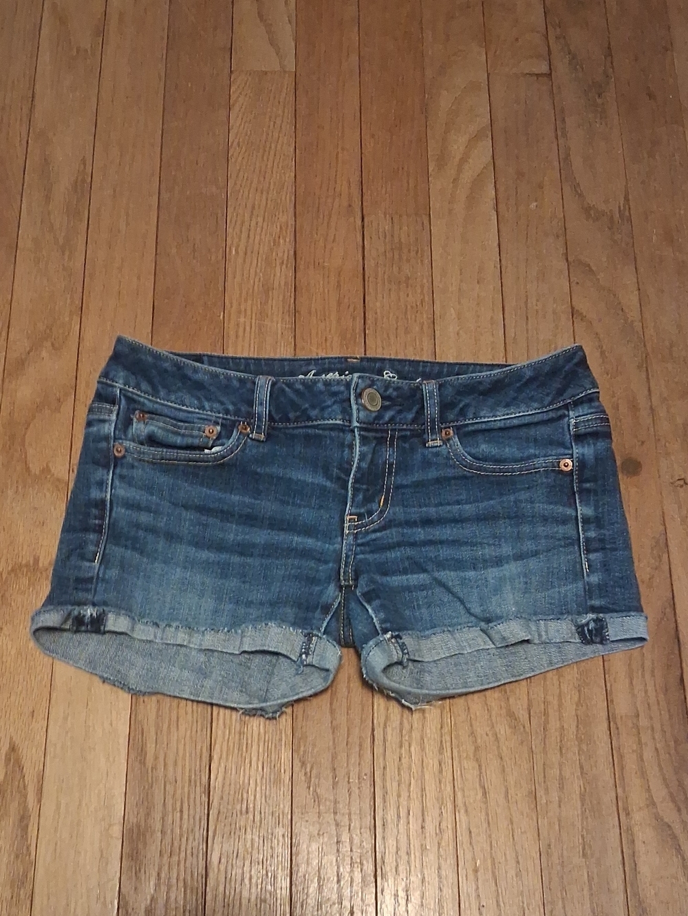 american eagle jean shorts womens 2 low rise roll-cuff